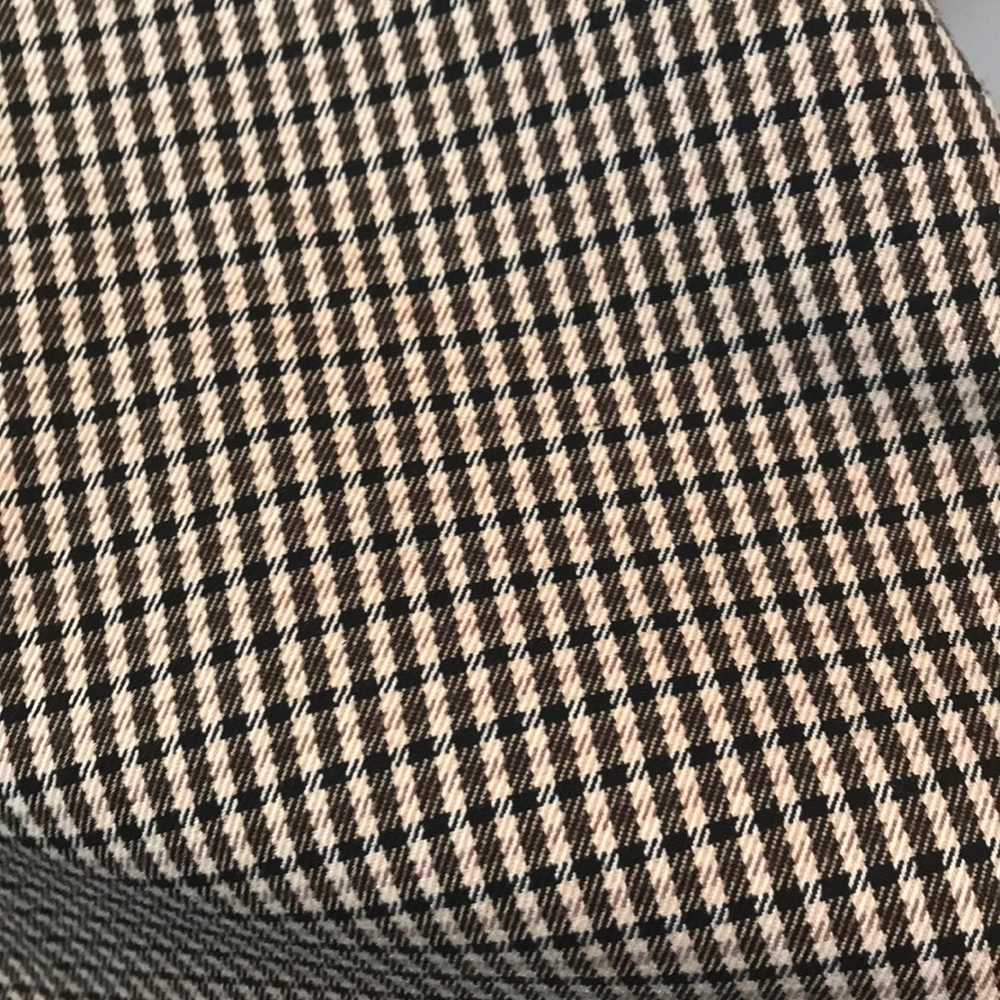 NWT Side zip skirt with pockets! - Picture 2 of 2